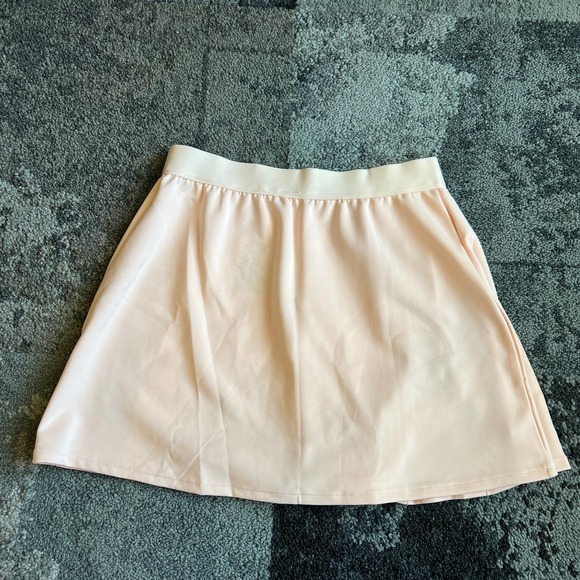 Puma Classics Asymmetric Cloud Rose Activewear Skirt NEW Women's Size Large - Picture 4 of 6